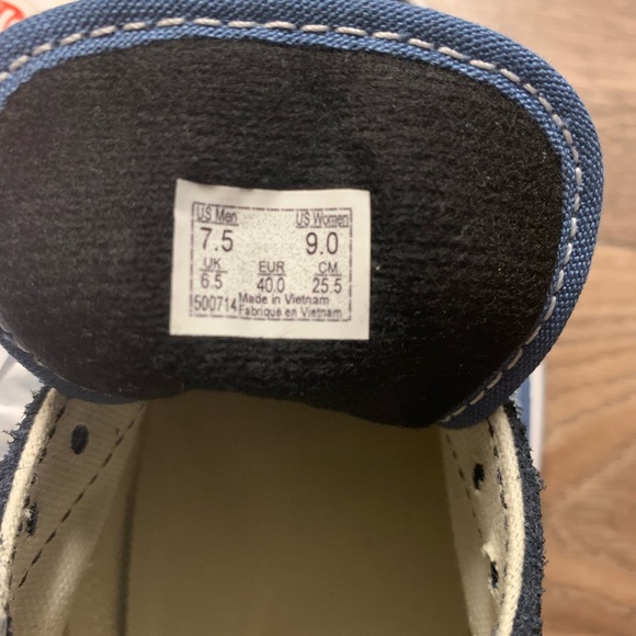 Brand new old skool navy vans - Picture 6 of 6